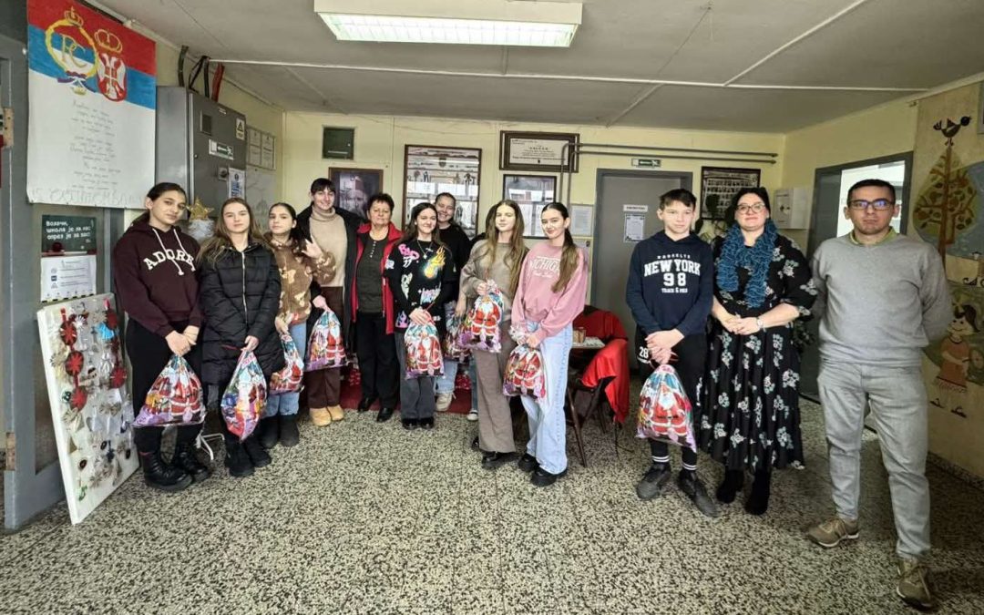 Пакетићи за чланове секције ПО Црвени крст