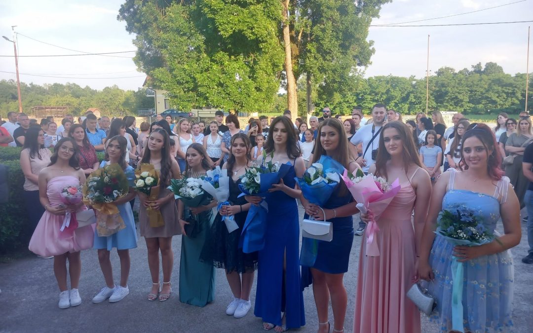 Испратили смо још једну генерацију матураната